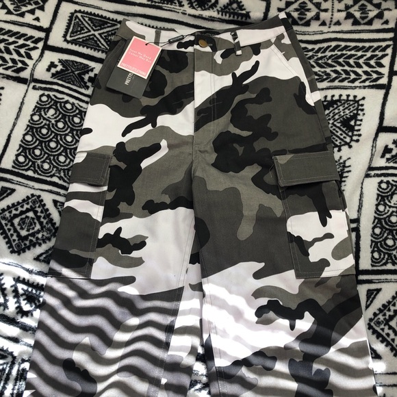 cargo pants - Picture 1 of 3